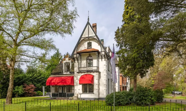 Baan als woonondersteuner, helpende (plus), verzorgende IG, persoonlijk begeleider of verpleegkundige in de ouderenzorg bij hilverzorg in Driebergen en Zeist bij de thuiszorg, volledig pakket thuis en de wijk.