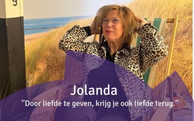 Maak kennis met Jolanda: al 29 jaar een sprankelende verschijning bij HilverZorg! 